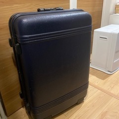 大型スーツケース　海外旅行　ネイビー　キャリーケース