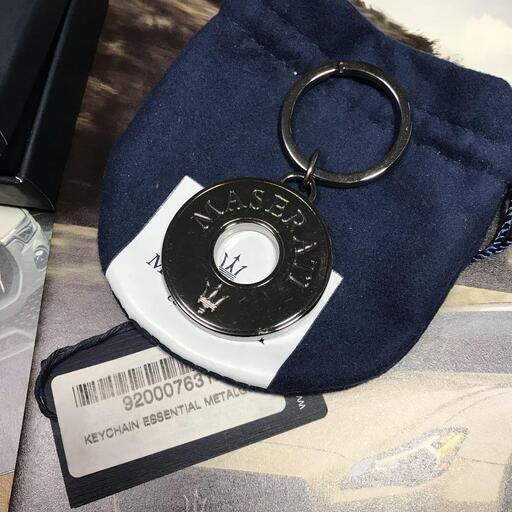 ROW Maseratistore 超高級 マセラティ キーホルダー パラジウム