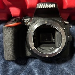【ネット決済・配送可】Nikon D5600ダブルズームキット（...
