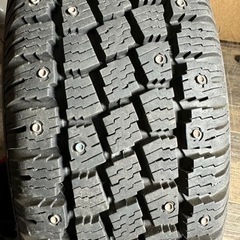 早い者勝ちで！値下げ可能ハンコックスパイクタイヤ195/65r/15 4穴