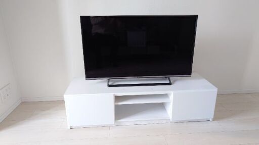 Panasonic　液晶テレビ　40型。テレビ台。