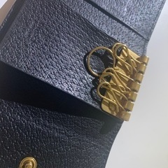 GUCCI キーケース　蜂モチーフ