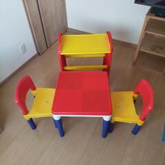 子供用　椅子、テーブル、棚