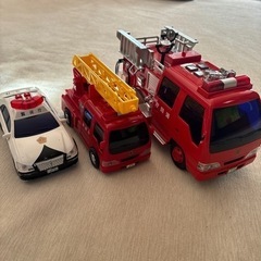 はたらくくるま　消防車　パトカー　はしご車