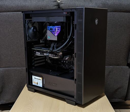 (沖縄在住で現金払いなら8000円割引)RTX4070＆14コアCPU搭載　うっすら光る水冷ヘッドが趣あるゲーミングPC