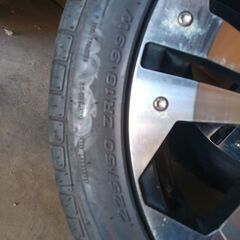 【お取引き終了】ハイエースの夏用ホーイール付きタイヤ　１８インチ