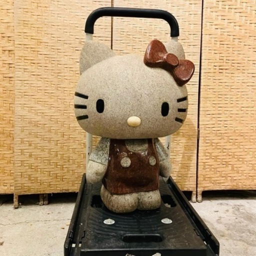 《売約済》【武蔵小山店】（30万円ほど）サンリオ　公式　ハローキティ　キティ　キティちゃん　石像　オブジェ　飾り　置物　レア　hello kitty