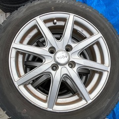 スタッドレスタイヤ付ホィール4本4穴PCD100 6J コンパクトカー アクア  
