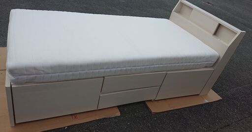 山口市、シングルベッド￥51990⇒22000美品ニトリ製引出し付き・棚LED付き配達料・組立料は別