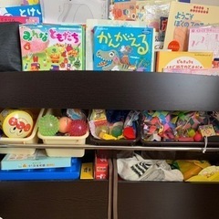 子ども本棚　おもちゃ収納　決まりました。