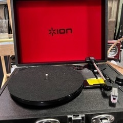 ION Vinyl Motion ポータブルスーツケース型レコー...