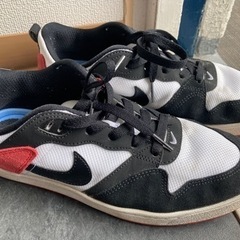 美品　NIKE ナイキ　27.5cm スニーカー