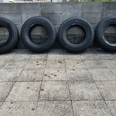 ハイエース200系タイヤ(195/80R15)新車外し　4本セット