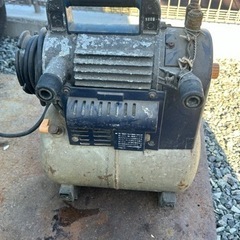 マックス MAX エアコンプレッサ AK-615PIII[6送料落札者負担