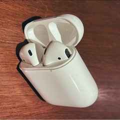 AirPods 第1世代 充電ケース (イヤホンつき)