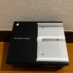 vesa マウント　Mac本体をモニタースタンドにつけるやつ