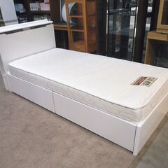 ニトリ NITORI シングルベッド ベッドフレーム コンソン お宮付き 照明