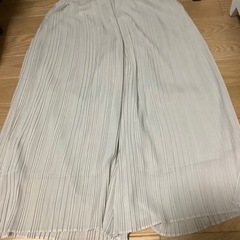 ユニクロ　大きいサイズのロングスカート