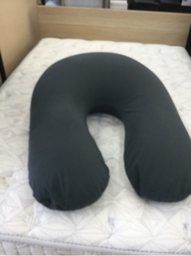 【✨人気のyogibo❗️背もたれ\u0026肘置きでソファをさらに快適に❗️抱き枕に❗️授乳に❗️カバー洗濯可能❗️✨】定価¥17,500円 yogibo／ヨギボー  ヨギボーサポートクッション