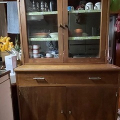カントリー調食器棚の中古が安い！激安で譲ります・無料であげます  