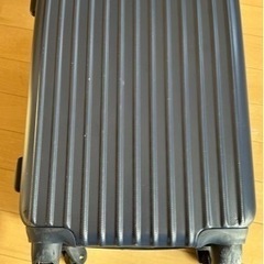 譲り スーツケース 機内持ち込みてきます