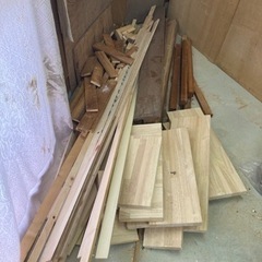 木材の端材、解体材