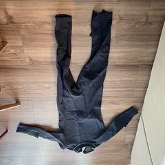 ウェットスーツ2点ドライスーツ2点