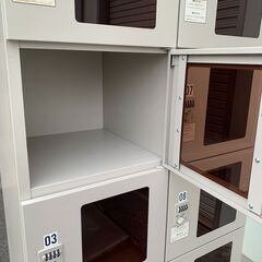 中古品　ダイヤル式ロッカー　残り２個