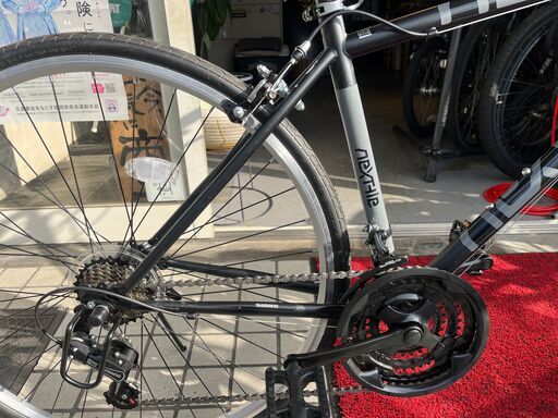 ほぼ新品 マットブラックのクロスバイク 3万円以下で買えるクロス 