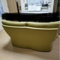 カリモク　3人掛け革製ソファ