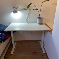 パソコンデスク IKEA
