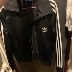 adidasオリジナル