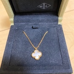 ヴァンクリーフアンドアーベル　ネックレス