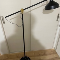 IKEAのフロアランプ(ラーナルプ)