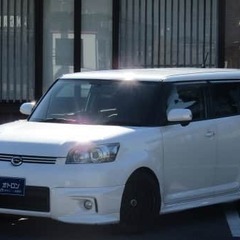 本革仕様でパールカラーのお車で！