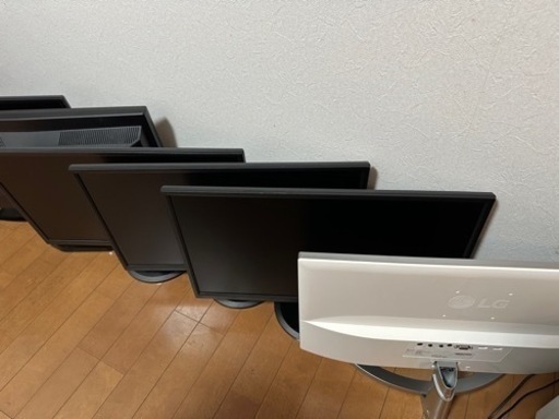パソコンディスプレイ　一台3000円