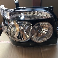 ダイハツアトレーワゴン 右ヘッドライト 新品
