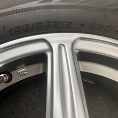 美品　スタッドレス　185/65R15 バリ山