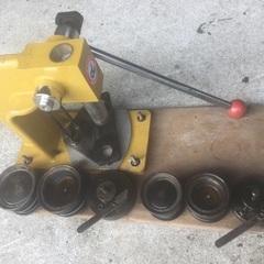 ダイキ製缶バッジ製作機