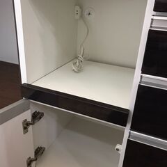 松田家具　キッチンボード　レンジボード　食器棚　ホワイト＆ブラウン　ソフトクローズ　スライド扉ロック付き　クリーニング済み　ジャングルジャングル貝塚店　貝塚市　二色浜　