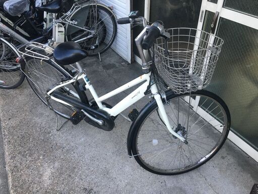 地域限定送料無料　バッテリー新品　ヤマハ　パスシティ　新基準　27インチ　白　アシスタ　ビビ　神戸市　電動自転車 地域限定送料無料 バッテリー新品 ヤマハ パス シティ 新基準 27インチ