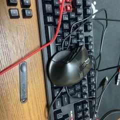 elecomのゲーミングキーボードとマウスのセット