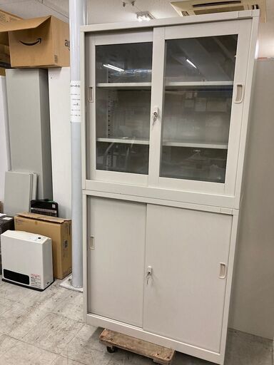 中古　美品　生興　ガラス上下書庫　スチール製 書庫 引戸書庫+ガラス引戸書庫 上下組 　収納キャビネット　鍵付き 　引き違い戸　スチール書庫　幅880×奥400×高さ1760mm　愛知　一宮市　江南市　稲沢市　名古屋　岐阜　各務ヶ原　岐南町　羽島　三重　グッドプライス一宮