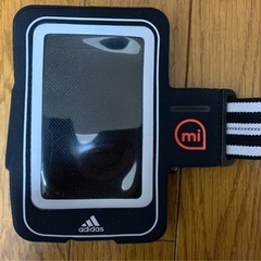 iPodケース　ベルト付き　adidas