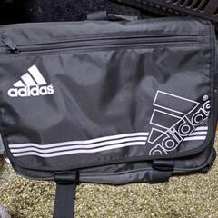 adidasかばん