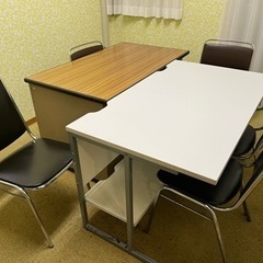 テーブルが2台と椅子5脚⭐︎現地引き渡し限定⭐︎