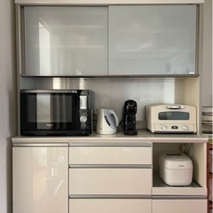 パモウナのキッチンボード(食器棚)