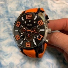 SKMEIの腕時計（オレンジ）
