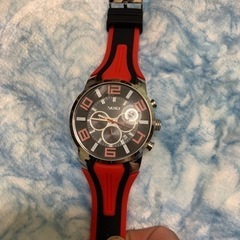 SKMEIの腕時計（赤）