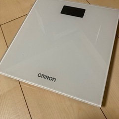 OMRON オムロン 体重計 HN-300T2 (箱無し)